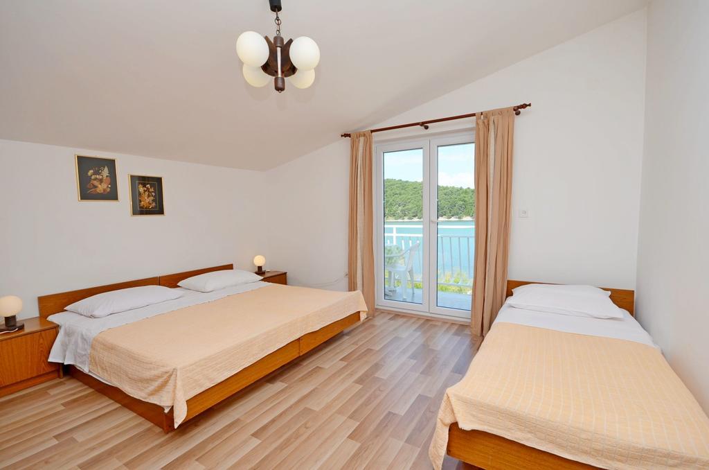 Apartments Vila Punta Jadrtovac Luaran gambar