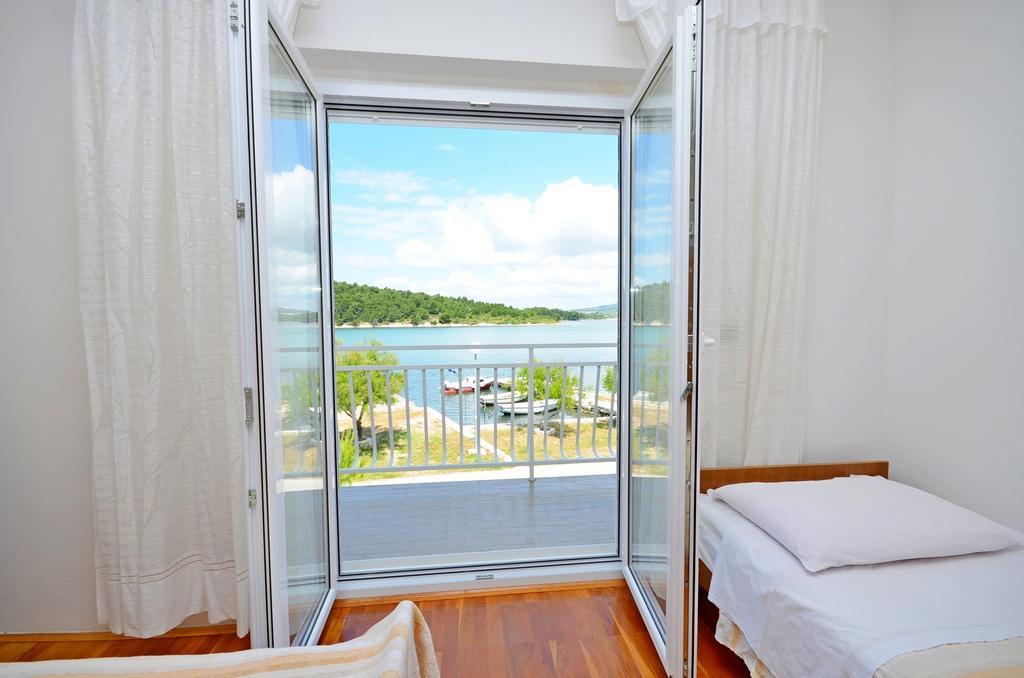 Apartments Vila Punta Jadrtovac Luaran gambar