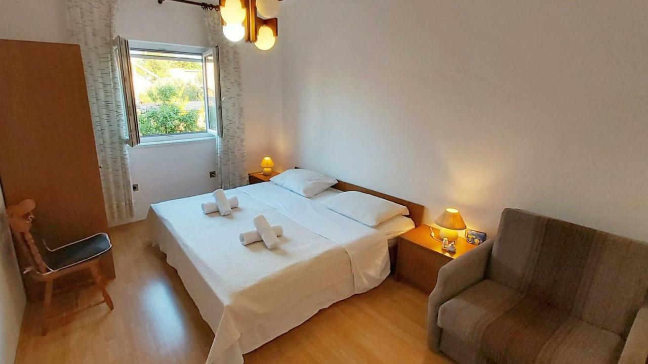 Apartments Vila Punta Jadrtovac Luaran gambar